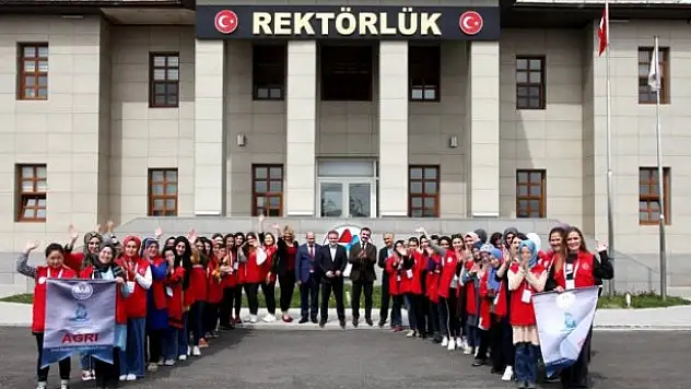 Ağrı'da 'Damla Projesi' 40 gönüllü üniversite öğrencisi ie gerçekleşti
