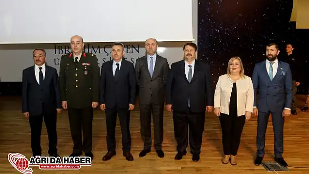 A.İ.Ç.Ü'de 'Çocuk İstismarı ve Bağımlılıkla Mücadele' Konulu Program Düzenlendi