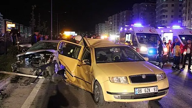 Çorum'da Zincirleme Kaza 22 Yaralı!