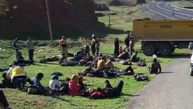Jandarmadan Kaçmaya Çalışırken Devrildi! 2 Kişi Öldü 101 Kişi Yaralandı!