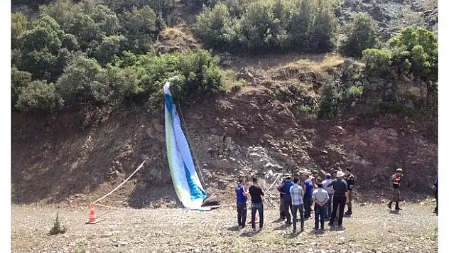 Kaybolan Paraşütçü Ölü Bulundu