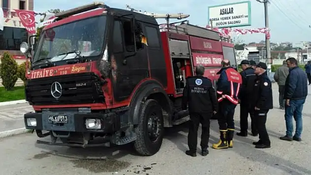 Yangını Söndürmeye Çalışan İtfaiye Aracı Alev Aldı!