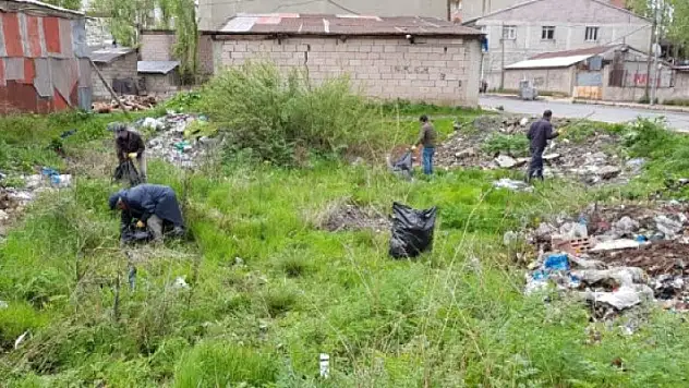 Ağrı Belediyesi Çevre Çalışmalarını Hızlandırdı