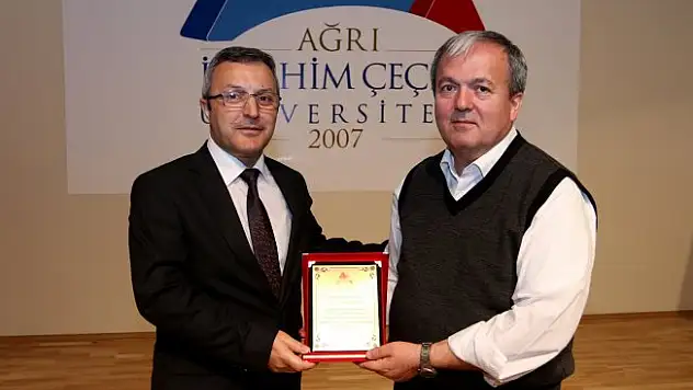 Ağrı İbrahim Çeçen Üniversitesi'nde Arix Media Pharma Programı Konferansı