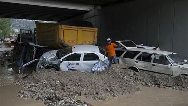 Ankara'yı Sel Bastı Yaşam Zorlaştı
