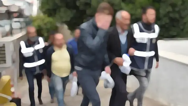 Antalya'da FETÖ operasyonu: 9 gözaltı