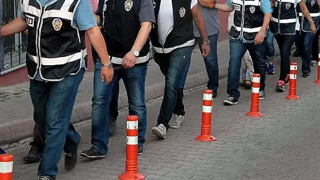 Fetö operasyonu 211'i Muvazzaf 300  Şüpheli hakkında gözaltı!