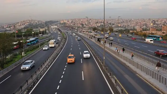 E-5 Otoyolun'da Zincirleme Kaza