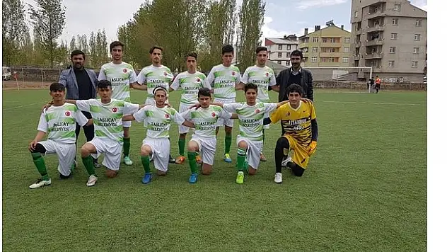 Taşlıçay U17 gençleri şampiyon oldu
