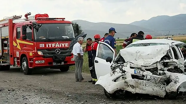 Tem Otoyolun'da Kaza 3 Yaralı
