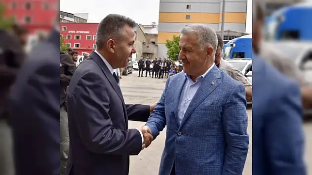 Ulaştırma Denizcilik ve Haberleşme Bakanı Ahmet Arslan Ağrı`da