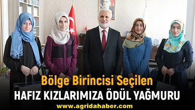 Ağrı Müftüsü Topçu'dan Bölge Birincisi Hafız Kızlara Ödül