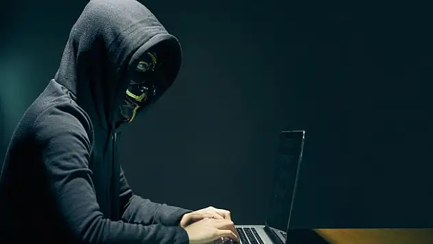 16 Yaşındaki Çocuk Apple'yi Hackledi