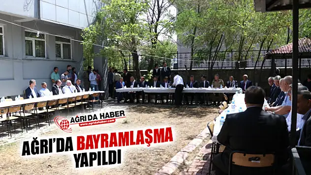 Ağrı'da Kurban Bayramı Dolayısıyla Bayramlaşma Yapıldı