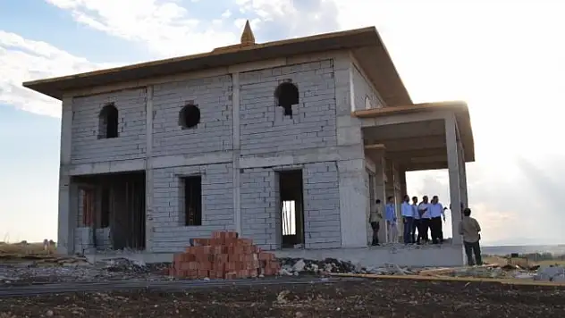 Ağrı'da Yapılan Yeni Şehir Mezarlığı Çalışmaları Sürüyor