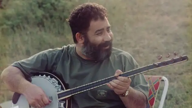Ay Gidiyor Ahmet Kaya Şarkı Sözlerinin Tamamı