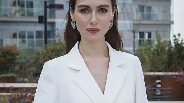 Birce Akalay Kimdir Kaç Yaşında ve Nereli? - Birce Akalay Biyografisi