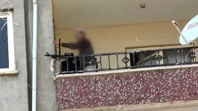 Diyarbakır'da Cinnet Getiren Bir Kişi Etrafa Ateş Açtı!