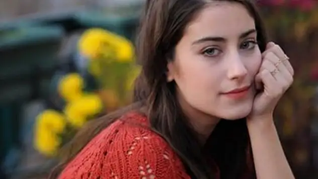 Hazal Kaya Kimdir Nereli ve Kaç Yaşında? - Hazal Kaya Biyografisi