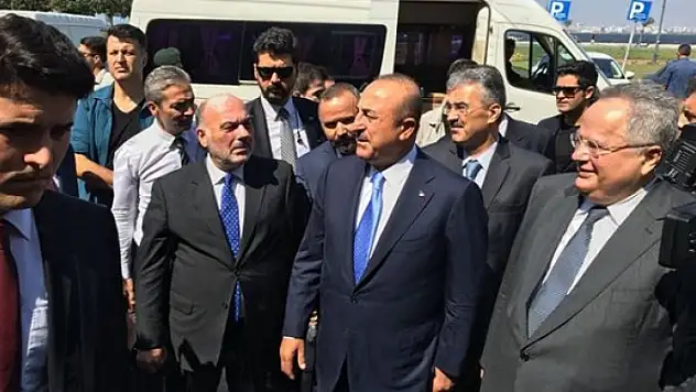 SoloTürk'ten Korkan Yunan Bakanını Çavuşoğlu Sakinleştirdi!