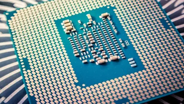 Türk akademisyen Intel'in açığını buldu