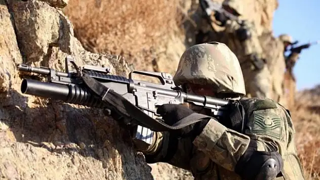 Bakanlık Açıkladı: 1 Haftada 25 Terörist ve 35 Sığınak İmha Edildi