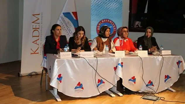 A.İ.Ç.Ü.'de 'Kadına Karşı Şiddetle Mücadele' Konulu Panel Düzenlendi