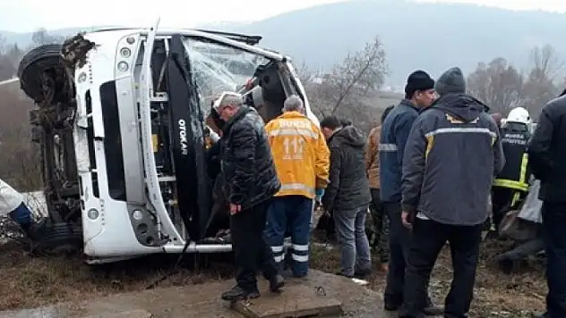 Bursa'da Midibüs Devrildi! 10 Kişi Yaralandı!