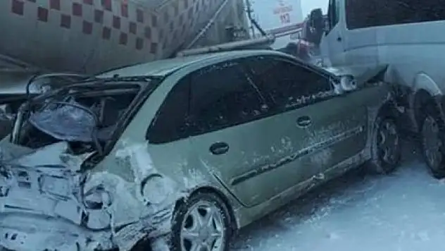 Erzurum'da 20 Araçlık Kaza! 1 Kişi Öldü!