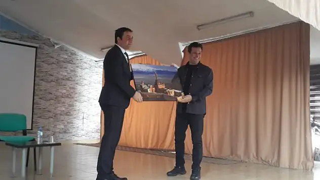 Hamur'da stand-up gösterisi yapıldı