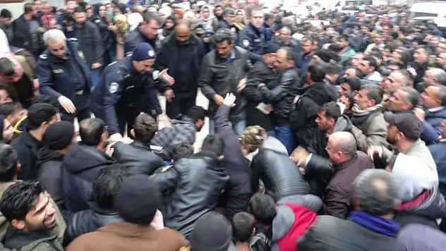 Şanlıurfa'da Suriyeliler Avrupaya Gönderiliyor Söylentisi İzdiham Yarattı