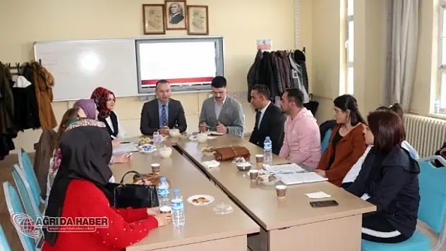 Ağrı'da 'Çözüm Senin Elinde' Projesi