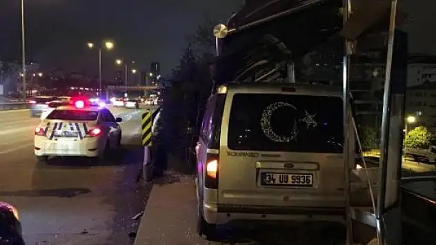 Kontrol'den Çıktı durağı yerle bir etti!
