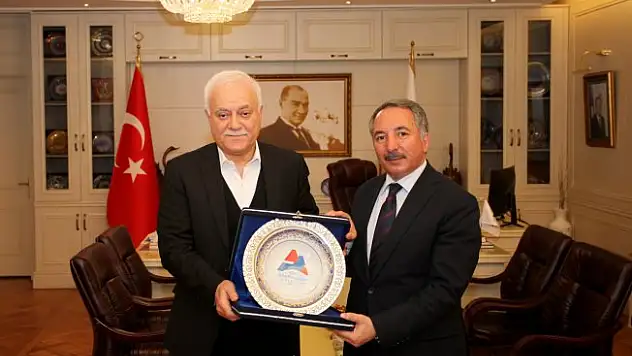 Prof. Dr. Nihat Hatipoğlu AİÇÜ Prof. Dr. Abdulhalik KARABULUT'u Ziyaret etti