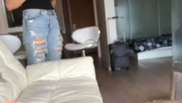Yatak Odasına Gizli Kamera Yerleştirdi! Şok oldu!