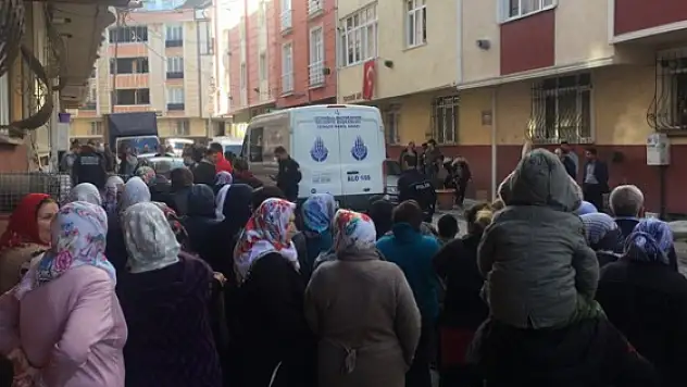 Boşanma davalı eşini öldürdü!