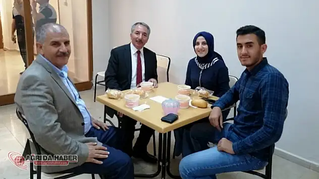 Ağrı İbrahim Çeçen Üniversitesinden Finallere hazırlanan öğrencilere çorba ikramı
