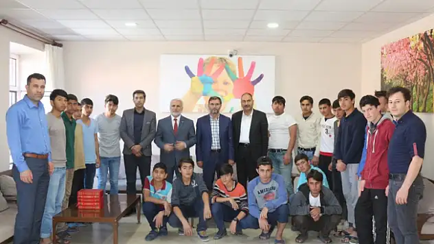 Ağrı Müftüsünden Çocuk Destek Merkezi Ve Huzurevine Ziyaret