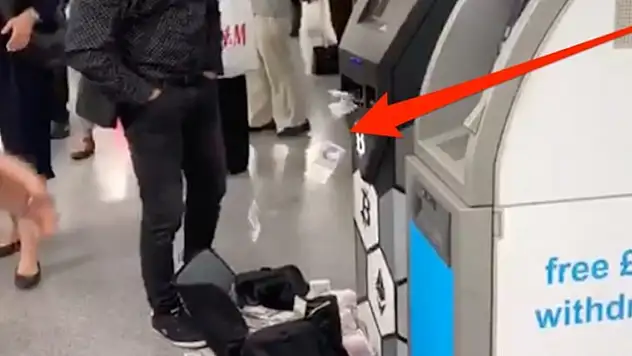 ATM Para Saçtı! Ne yapacaklarını Bilemediler!