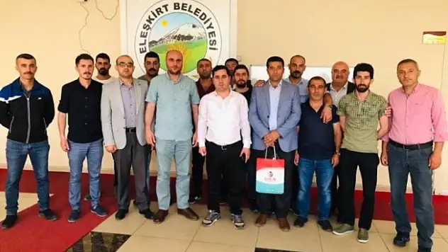 Hak İş Ağrı İl Başkanı Varol: İşten çıkarılan üyeleri için tepki gösterdi