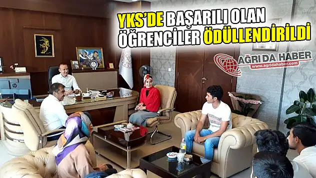 Ağrı'da YKS'de Başarılı Olan Öğrenciler Ödüllendirildi!