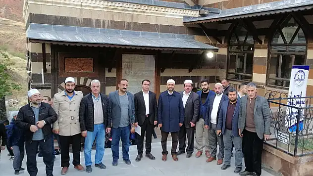 Ahmed-i Hani Türbe Camii'nde Sabah Namazı Buluşması