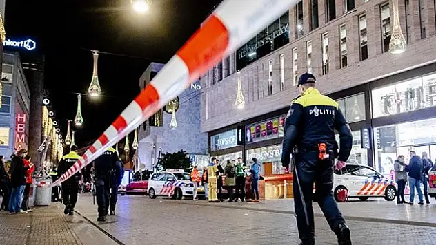Hollanda'da Bıçaklı Saldırı