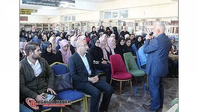 Ağrı Müftüsünden Lise Öğrencilerine Peygamberimiz ve Aile Semineri