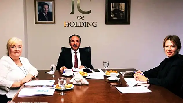 AİÇÜ Rektörü Prof. Dr. KARABULUT, IC Vakfı Yöneticileri İle Bir Araya Geldi