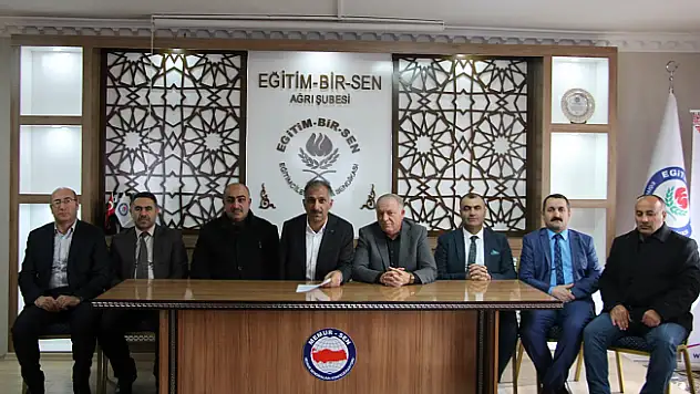 Memur-Sen Ağrı Emperyalizmi Durduracak Olan Mazlumların Dayanışmasıdır