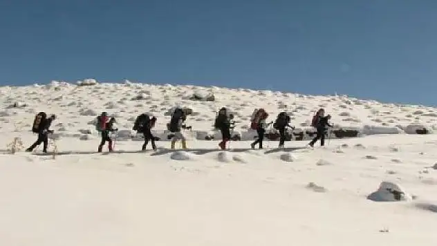 Eksi 40 Derecede Ağrı Dağı'na Tırmandılar
