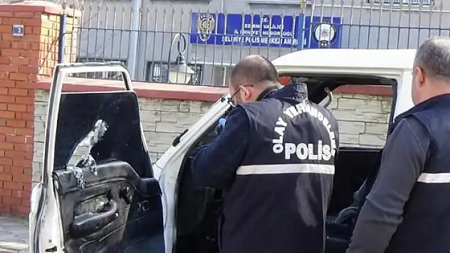 Kamyonetin Önünü Kesip Ateş Açtılar