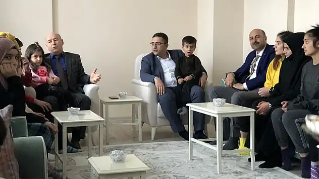 Kaymakam Murtaza Ersöz, bakım evlerindeki çocukları ziyaret etti