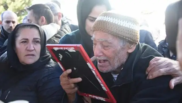 Kaza Yapan Uçak'ta Hayatını Kaybeden Kadına Acı Veda